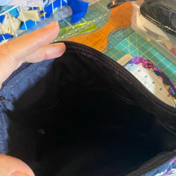 Vera Bradley crossbody - Picture 5 of 9